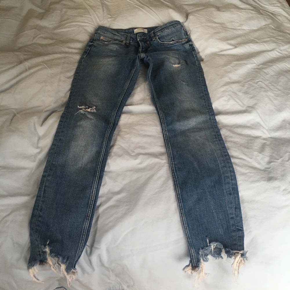 Zara high rise stretch jeans bought in new like new a free item w/ purchase